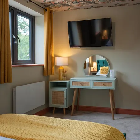 Gray - 2 Bedroom Luxury By Mint Apartman Bristol